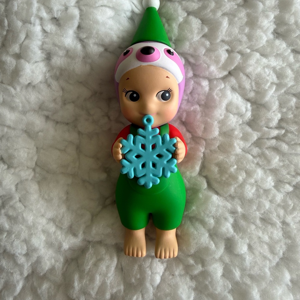 NWT Sonny Angel Santa's Little Helper - Sloth